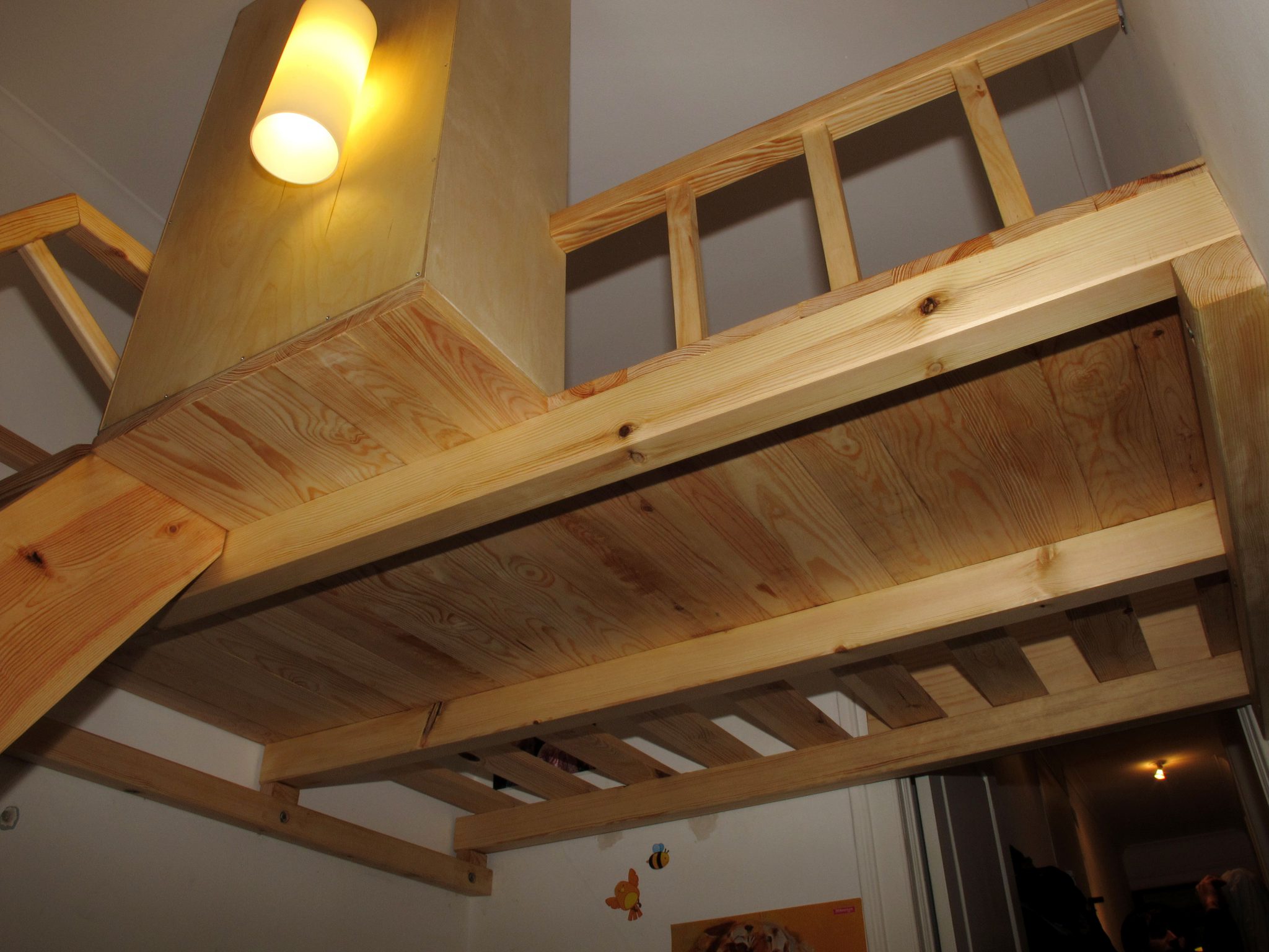 Cama Mezzanine em pinho maciço - Lit Mezzanine en pin massif