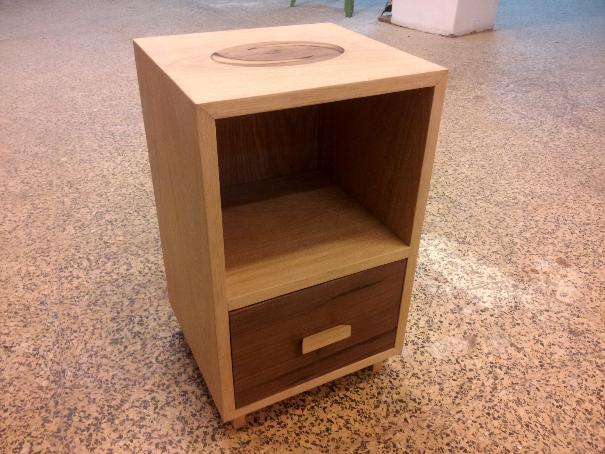 Mesa de cabeceira "Rugby" - Table de chevet "Rugby"