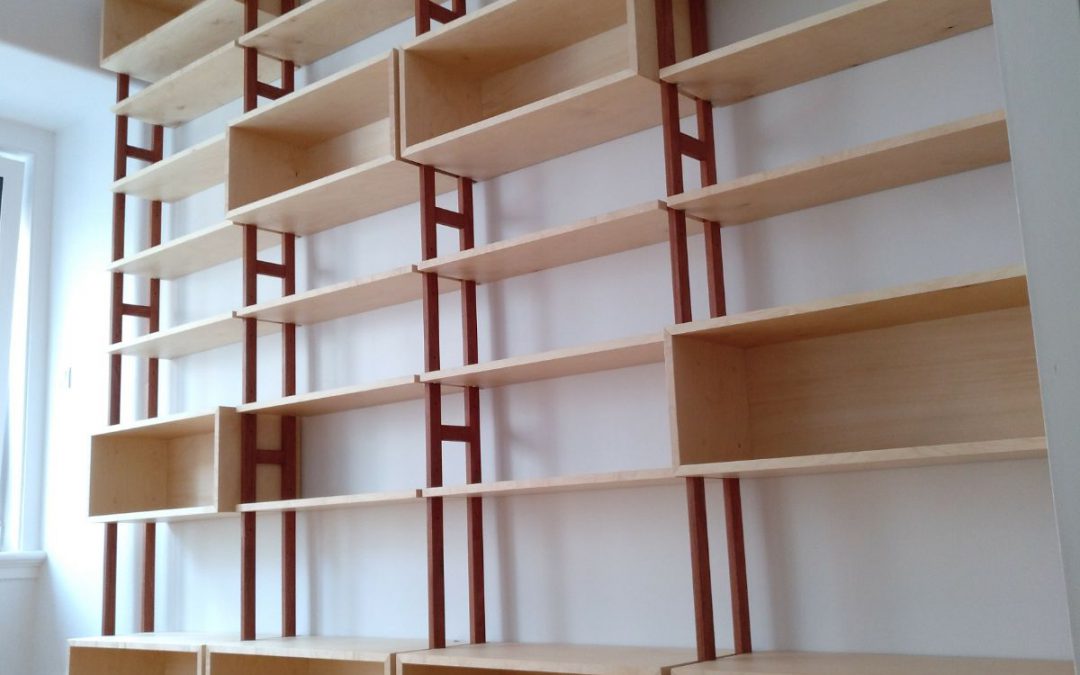 Bibliothéque en bouleau et jatoba