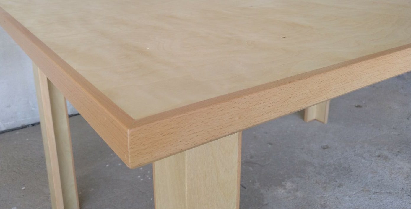 Mesa desenho em bétula, mesa de jantar de bétula - Table design en bouleau, table à manger en bouleau et hêtre massif