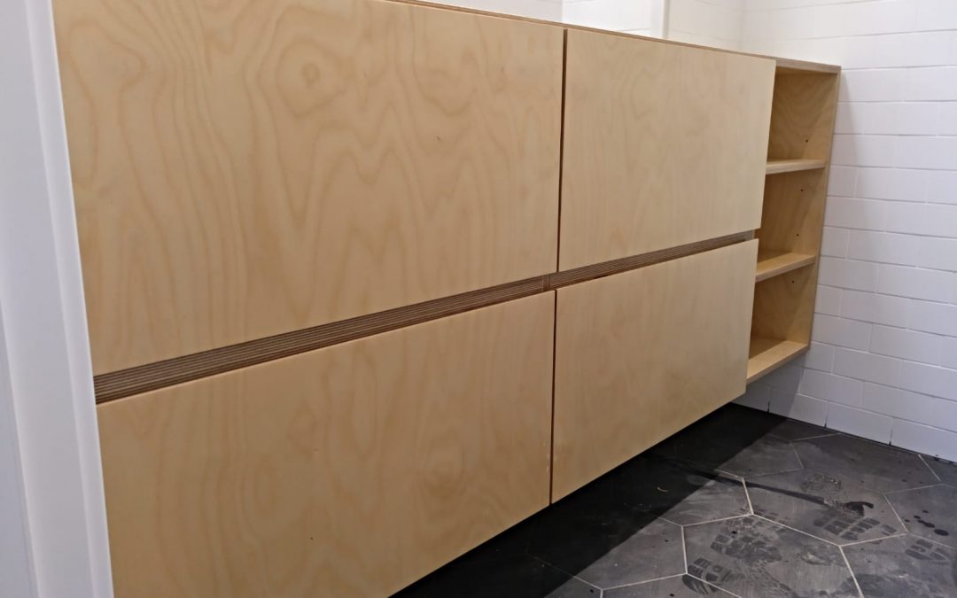 Meuble sous-vasque en bouleau pour salle de bain