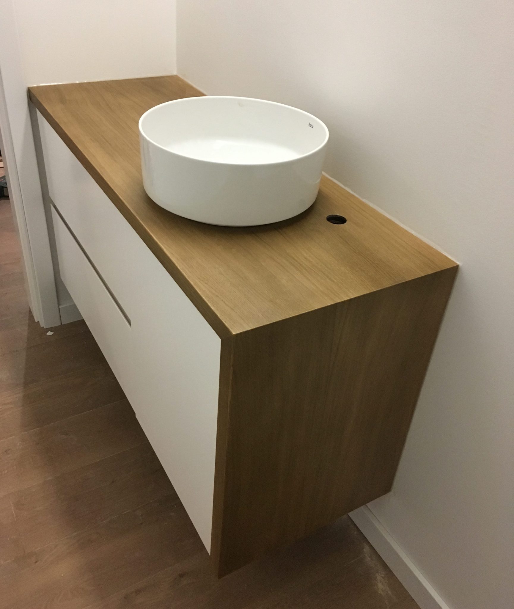Móvel lavatório de carvalho e lacado - Meuble sous-vasque, meuble lavabo en chêne laqué