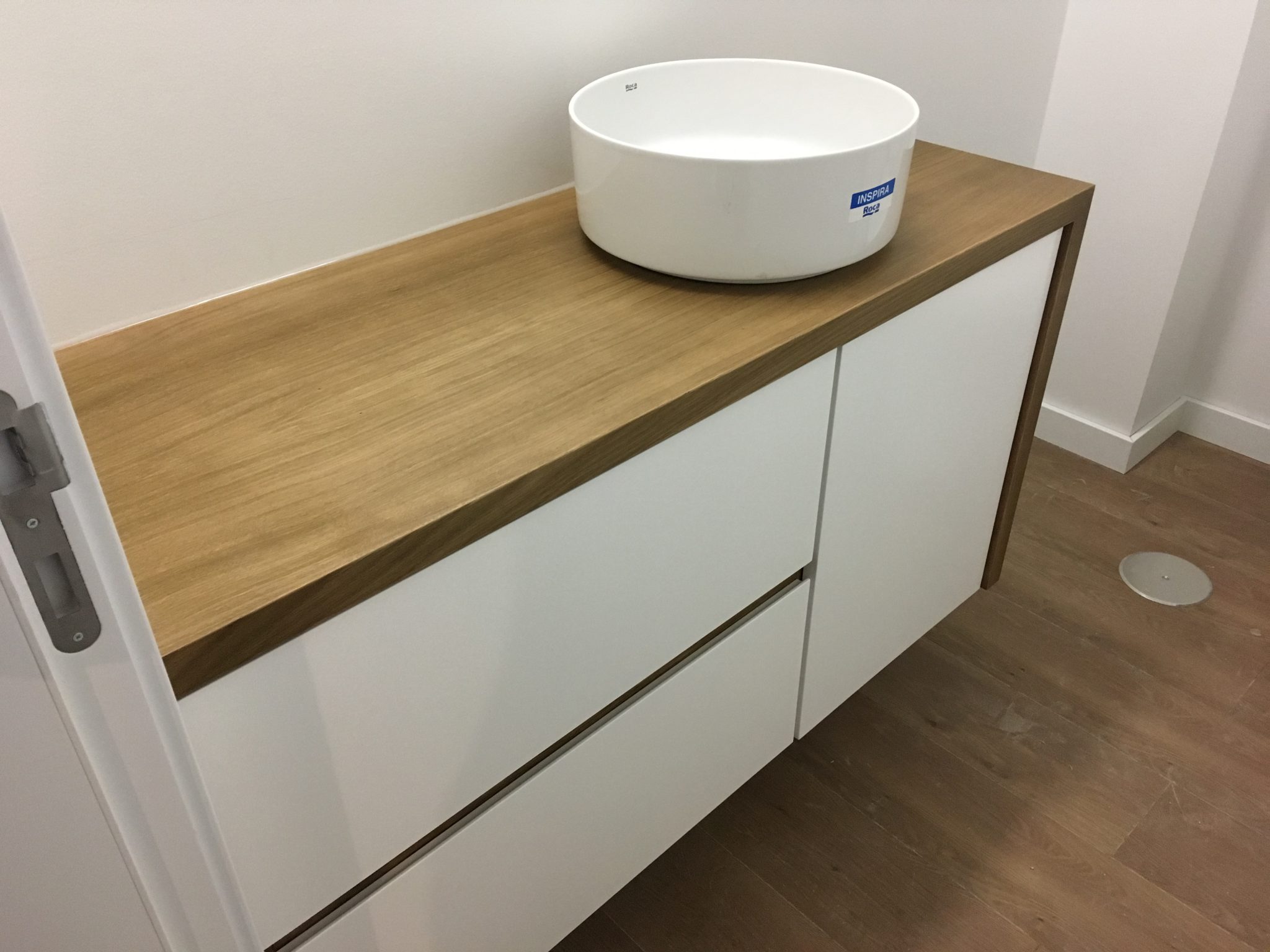 Móvel lavatório de carvalho e lacado - Meuble sous-vasque, meuble lavabo en chêne laqué