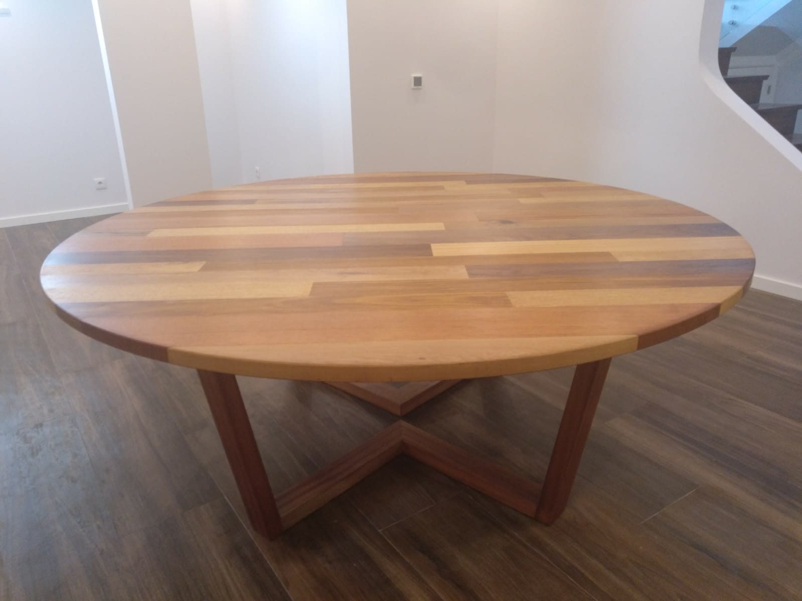 Mesa de jantar redonda - Table ronde multi-bois massifs