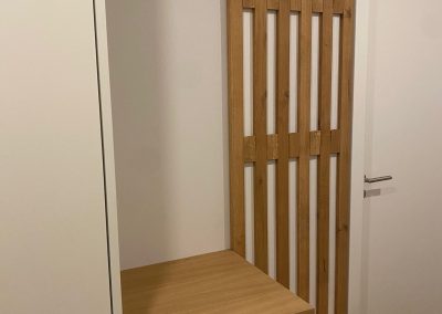 Móvel de entrada com cabide