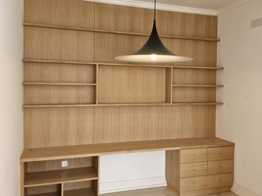 Secretaria e estante